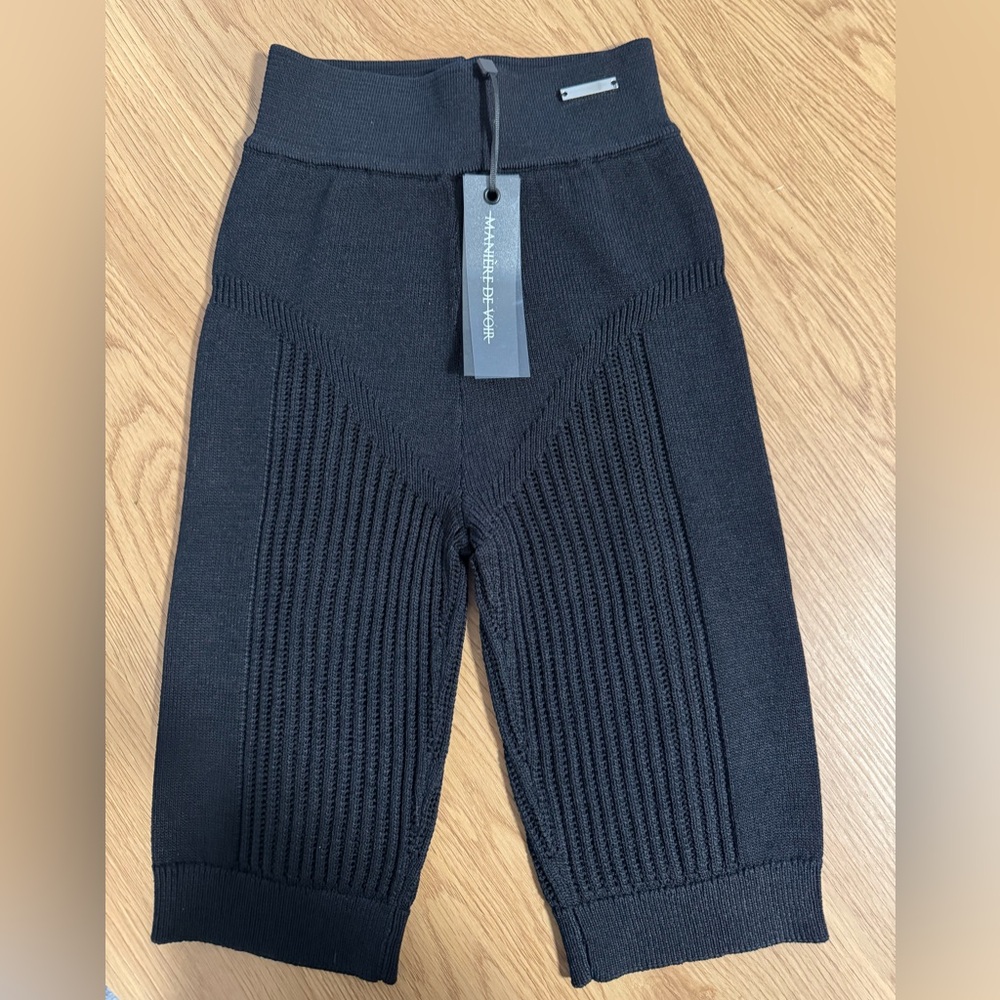 Maniere De Voir Black Textured Leggings